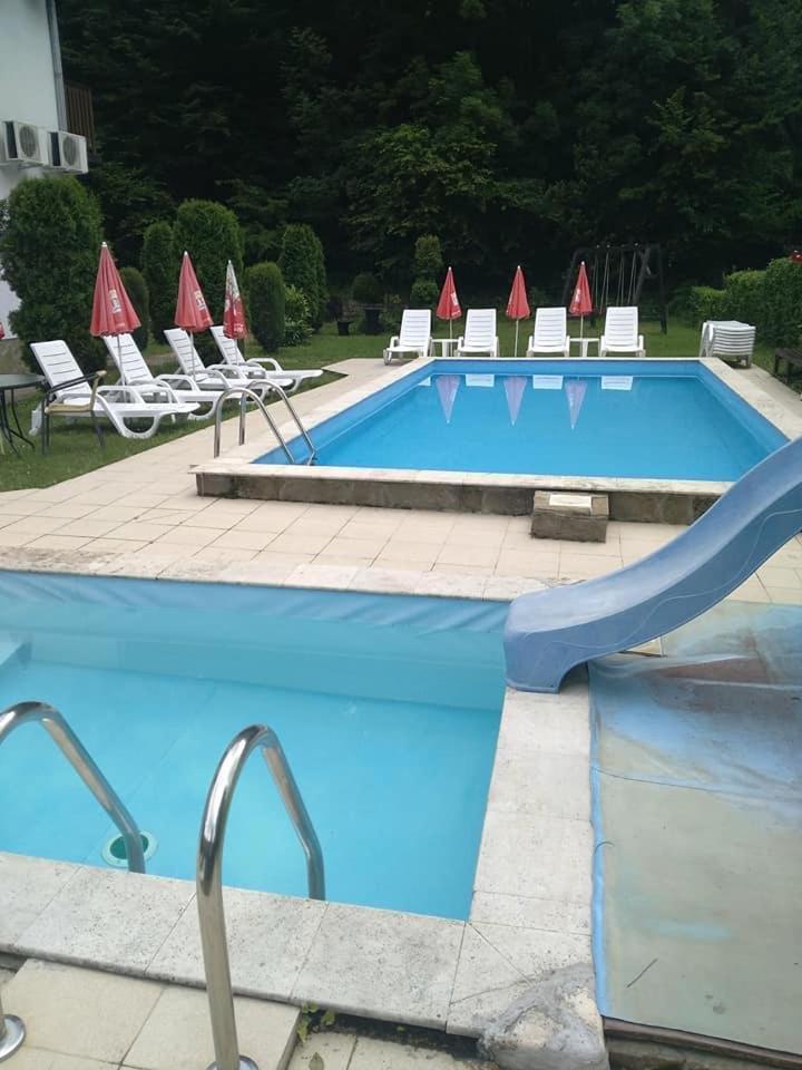 Family Hotel Bile Beli Osŭm Eksteriør billede