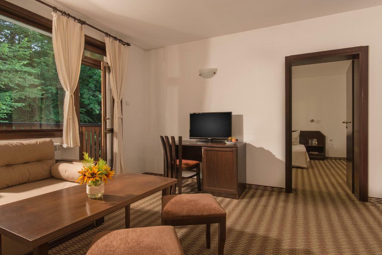 Family Hotel Bile Beli Osŭm Eksteriør billede