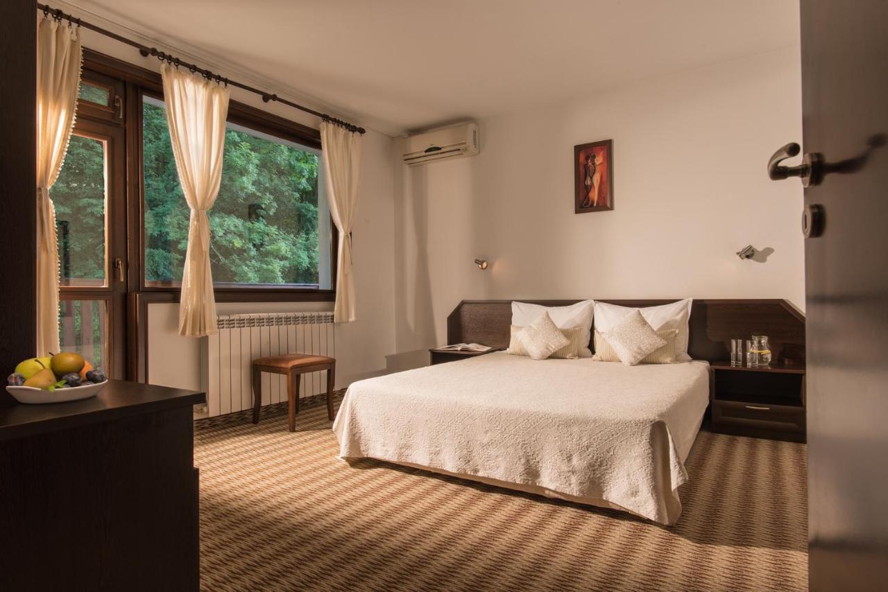 Family Hotel Bile Beli Osŭm Eksteriør billede
