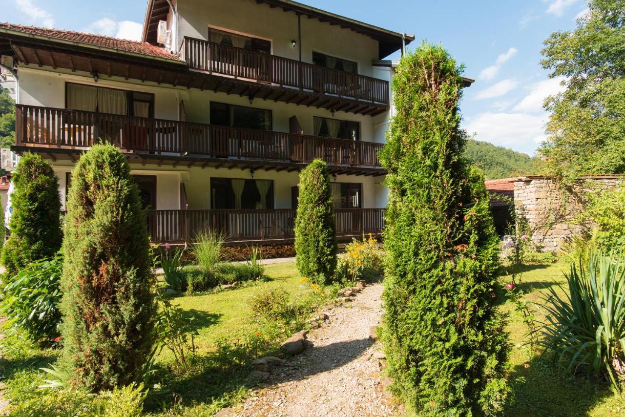 Family Hotel Bile Beli Osŭm Eksteriør billede